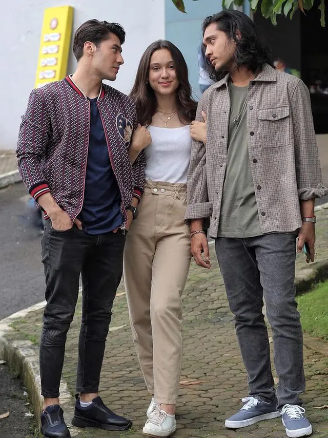 7 Potret Valentino Peter, Pemeran Rama dalam Sinetron Love Story The Series
