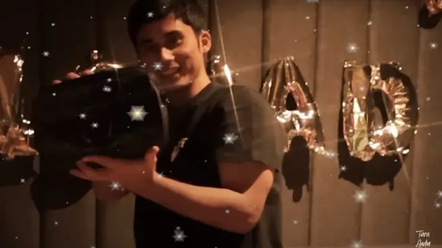 Tiara Andini saat memberikan kado ulang tahun ke-27 Alshad Ahmad. (YouTube Tiara Andini)