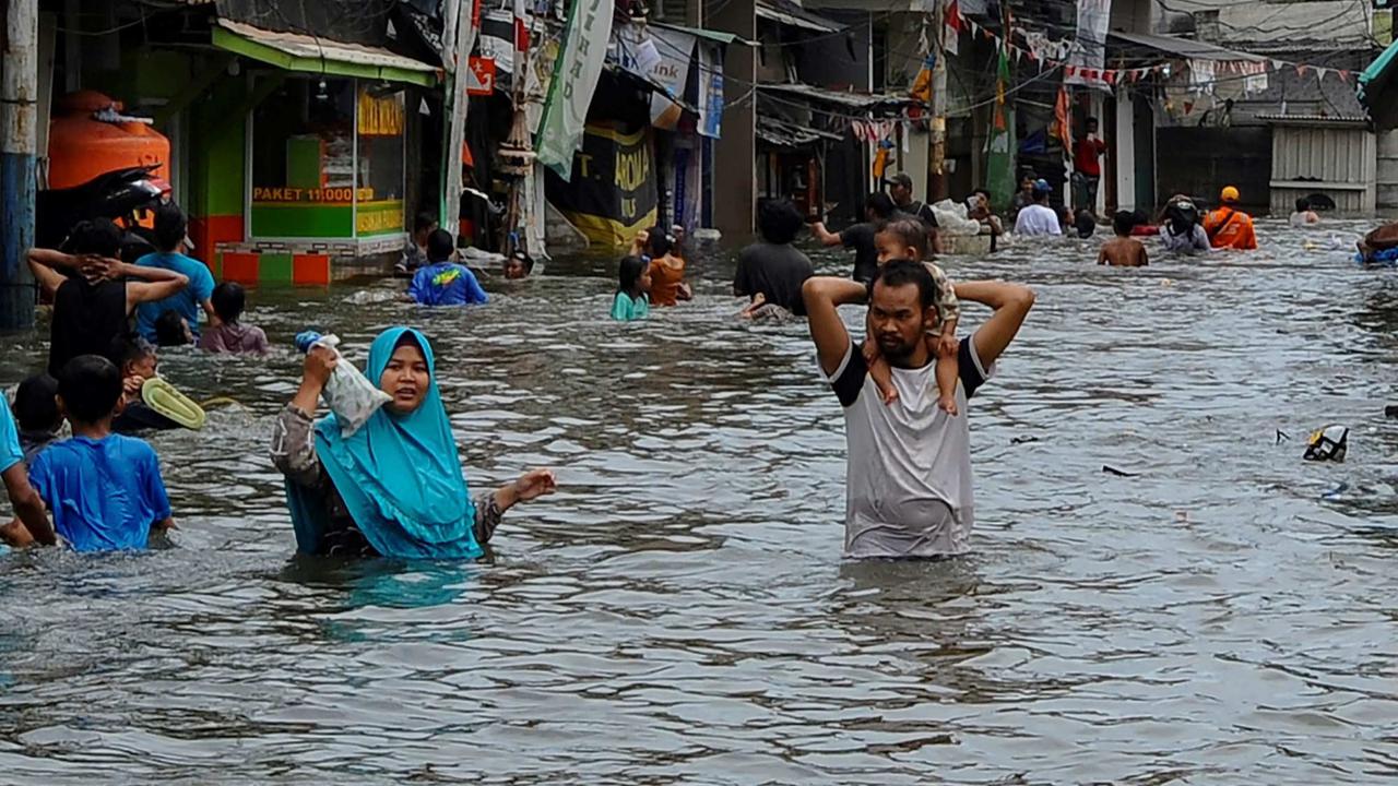 Banjir rob di Muara Angke