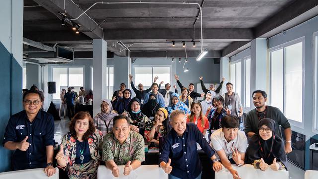 Kementerian Ekonomi, Pariwisata, dan Ekonomi Kreatif Republik Indonesia (Kemenparekraf) menyelenggarakan Voice Over Indonesia Academy di Rumah Tutur, Jakarta Selatan.