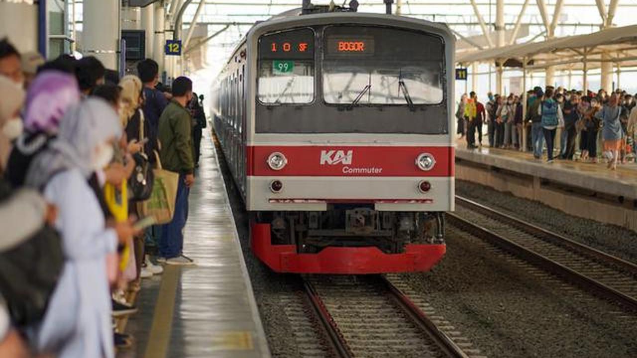 KRL Commuter Line Sempat Tertahan di Lintas Stasiun Kebayoran-Sudimara, Ini Penyebabnya