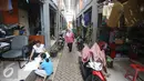 Suasana di Kampung Deret Petogogan, Jakarta Selatan, Selasa (12/7). Wagub DKI Jakarta Djarot Saiful Hidayat akan memprioritaskan pembangunan rusun dan program kampung deret pada tahun 2017 mendatang. (Liputan6.com/Immanuel Antonius)