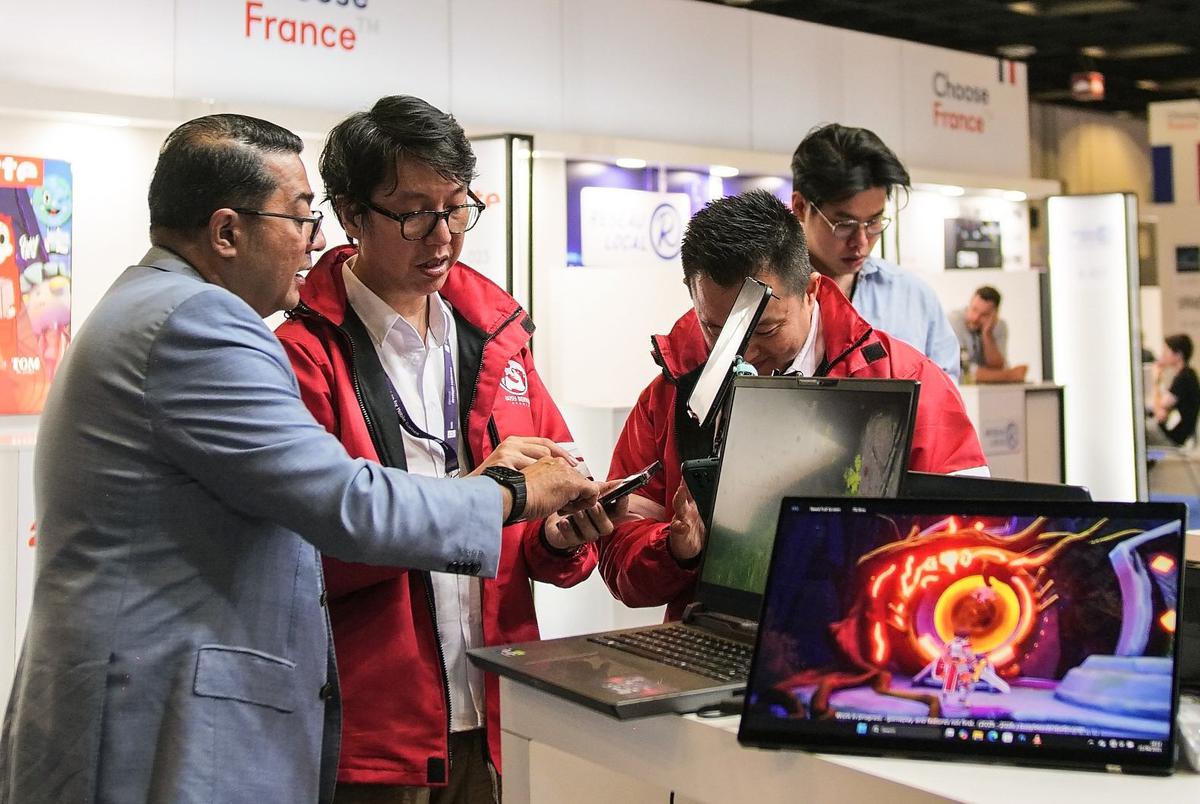 Menteri Ekonomi Kreatif (Ekraf) Teuku Riefky Harsya Kunjungi Gamescom 2025