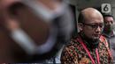 Penyidik KPK Novel Baswedan usai memneuhi panggilan penyidik Komisi Kejaksaan di Jakarta, Kamis (2/7/2020). Novel Baswedan memberikan keterangan terkait aduan masyarakat terhadap penuntut kasus penyerangan air keras pada 2017. (Liputan6.com/Johan Tallo)