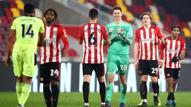 Foto Piala Liga Inggris: Newcastle Takluk 0-1 Dari Brentford