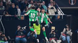 Antony mencetak gol lewat aksi cerdasnya. Berawal dari skema tendangan bebas Marc Roca, Antony menuntaskan peluang dengan sepakan chip indah melewati kiper Dominik Greif. (AFP/Cristina Quicler)