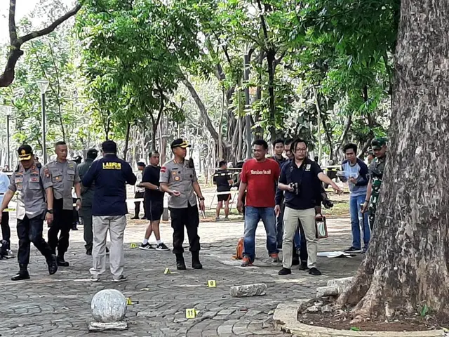 Olah TKP ledakan di Monas, Selasa (3/12/2019). (Liputan6.com/Ady Anugrahadi)