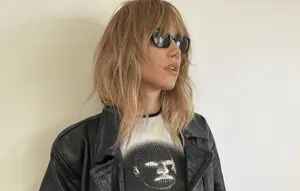 Rockstar Girlfriend Jadi Tren, Intip Gaya Grunge Effortless ala Kekasih Musisi Rock