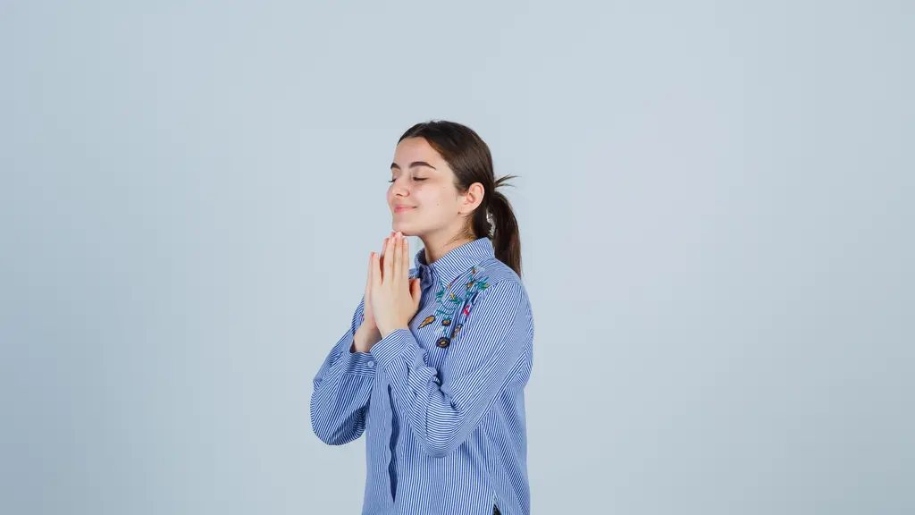 Satu tarikan napas yang dilakukan dengan sadar ternyata mampu membantu menenangkan pikiran, memperlambat detak jantung, dan memberi jeda sebelum emosi mengambil alih. (Foto: Freepik.com).