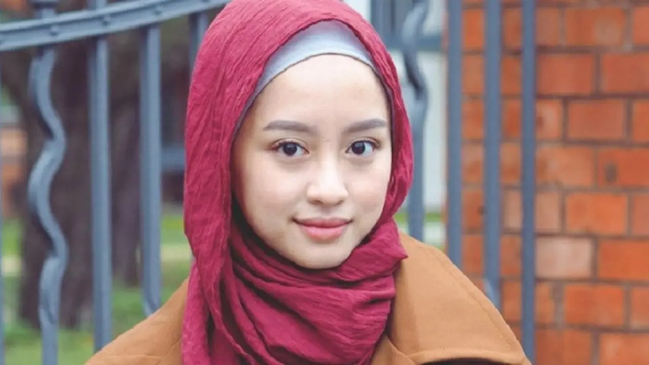 [Bintang] Tampil Fashionable dengan Warna Hangat Kopi Ala Hijab Blogger Gita Savitri