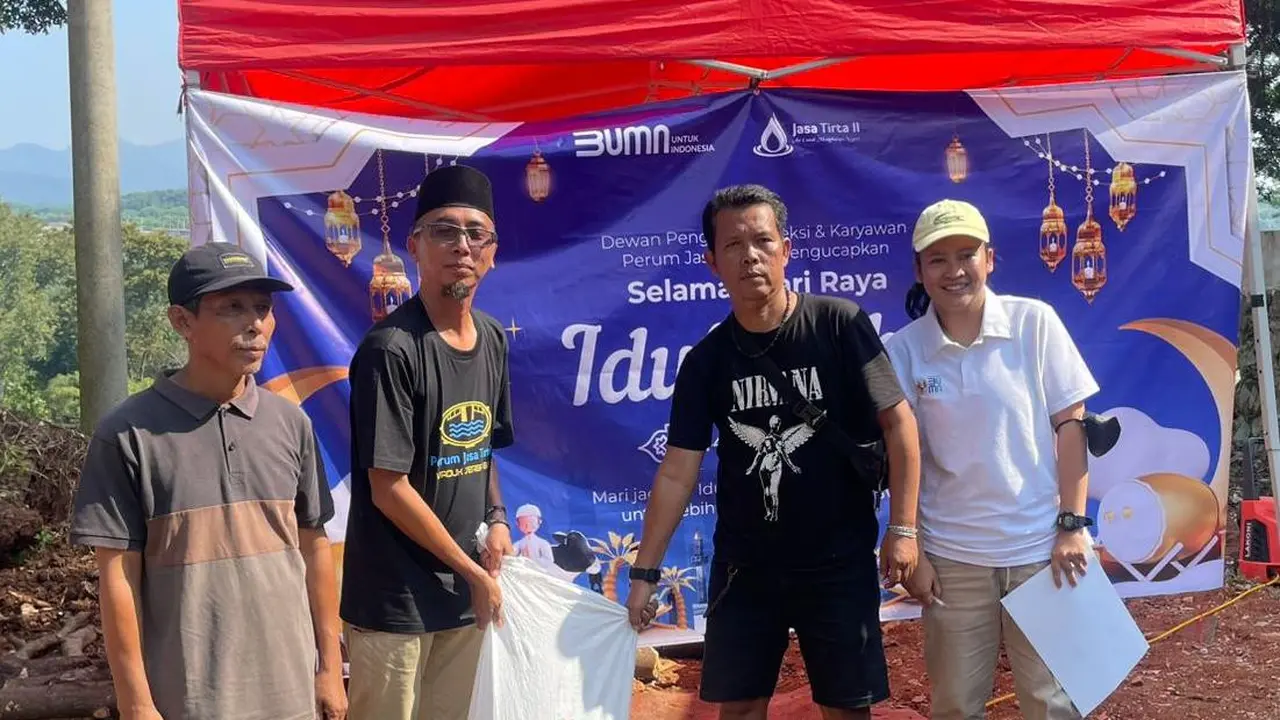 Perum Jasa Tirta II yang menyumbangkan 7 ekor sapi dan 14 ekor kambing dalam kegiatan Berkurban untuk Negeri (Istimewa)