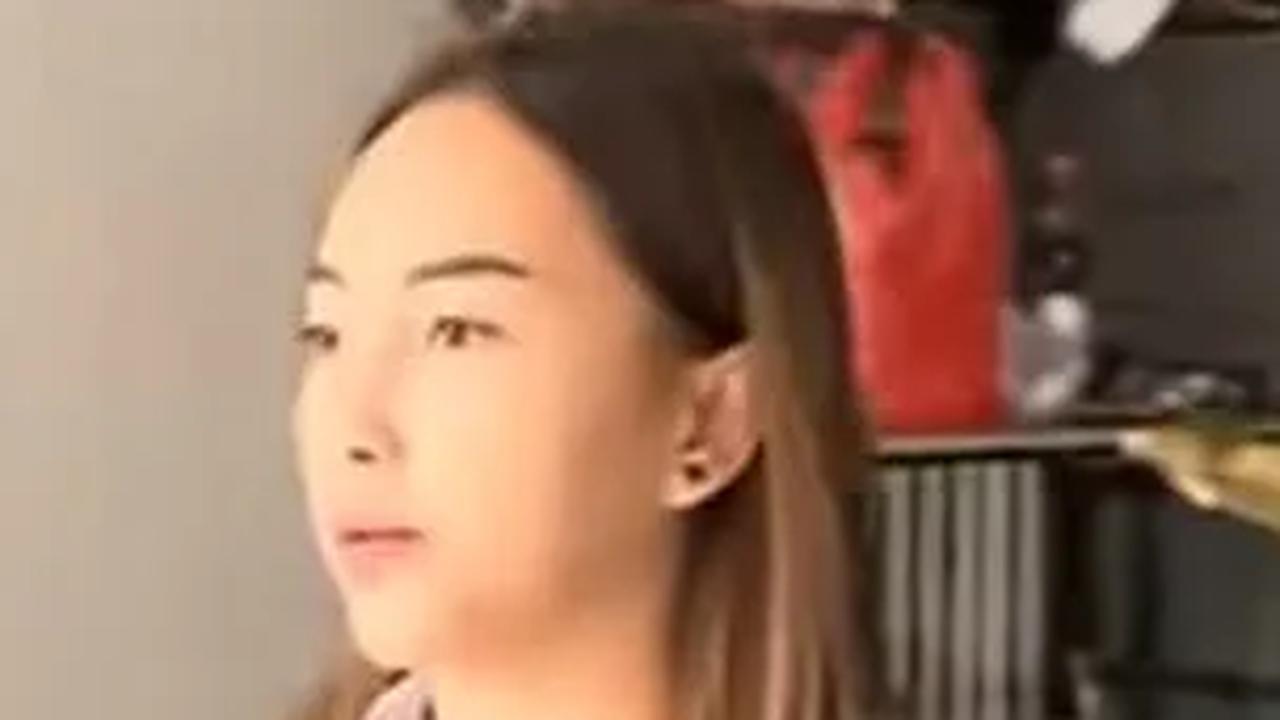 Jadi Artis Terkenal Mpok Alpa Tajir Melintir, Tak Gengsi Saat Belanja ke Supermarket Memakai Mobil LCGC