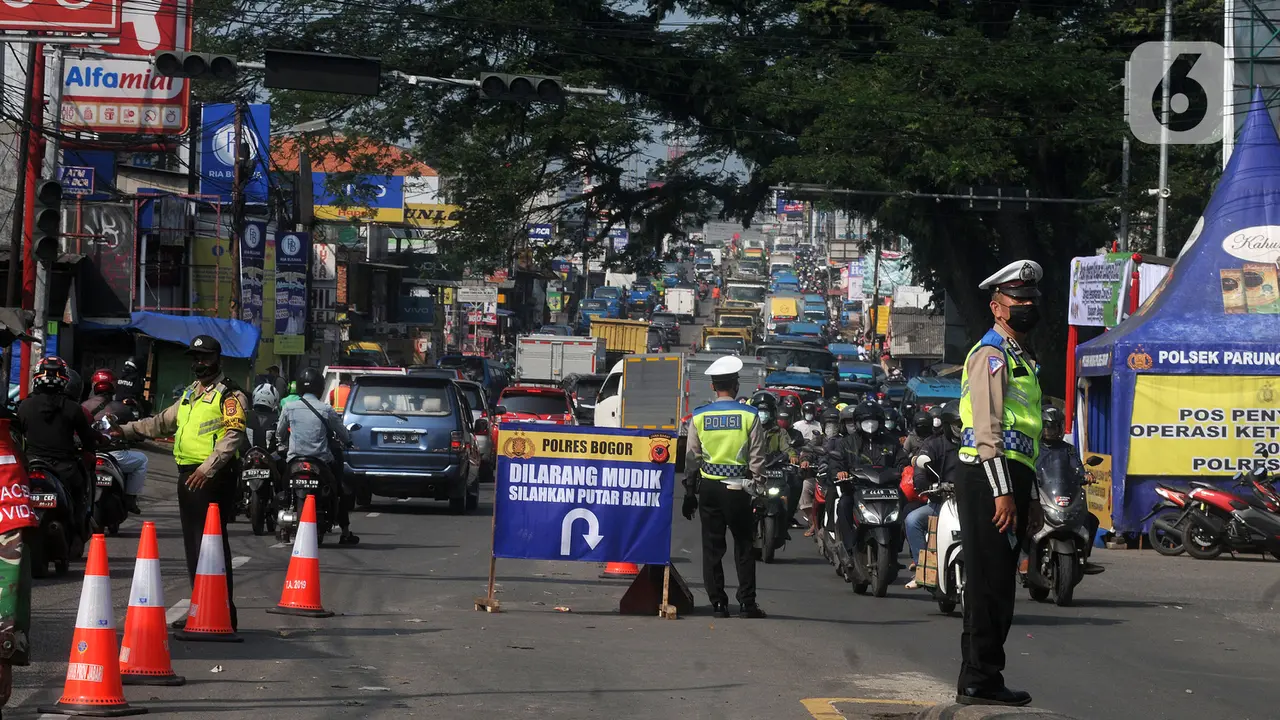 Kendaraan Tanpa Dilengkapi Dokumen Diputar Balik di Jalan Alternatif Parung