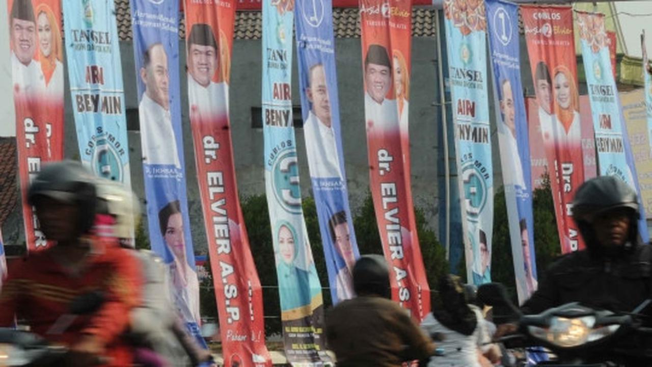Baliho calon Wali Kota Tangsel mulai bertebaran di pinggir jalan