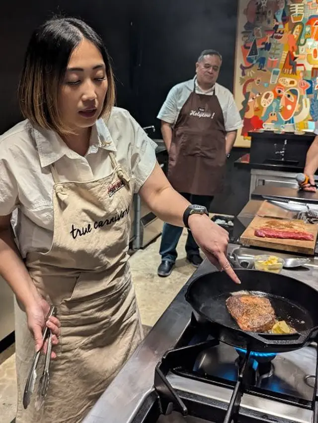 Steak Hotel by HOLYCOW!