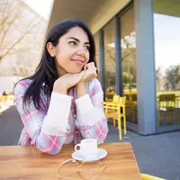 Menyikapi orang di sekitar./Copyright&nbsp;freepik.com/author/katemangostar