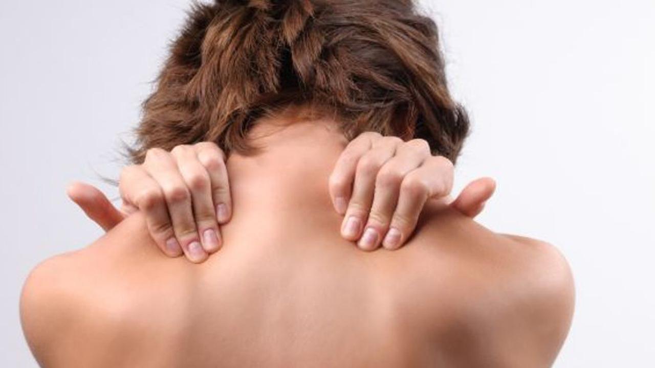 Atasi Nyeri Sekitar Bahu dan Punggung dengan 5 Bahan Alami Ini