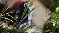 Mobil Pejabat Baznas Bandar Lampung Terjun ke Sungai, 2 Orang Luka Berat