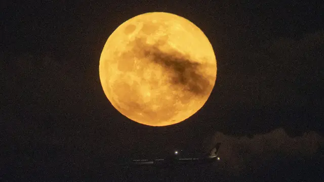FOTO: Keindahan Supermoon Terakhir di Tahun 2020