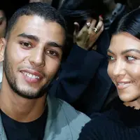 Younes Bendjima kini tengah memperbaiki dirinya demi terus bersama dengan Kourtney Kardashian. (Getty Images/Elle)