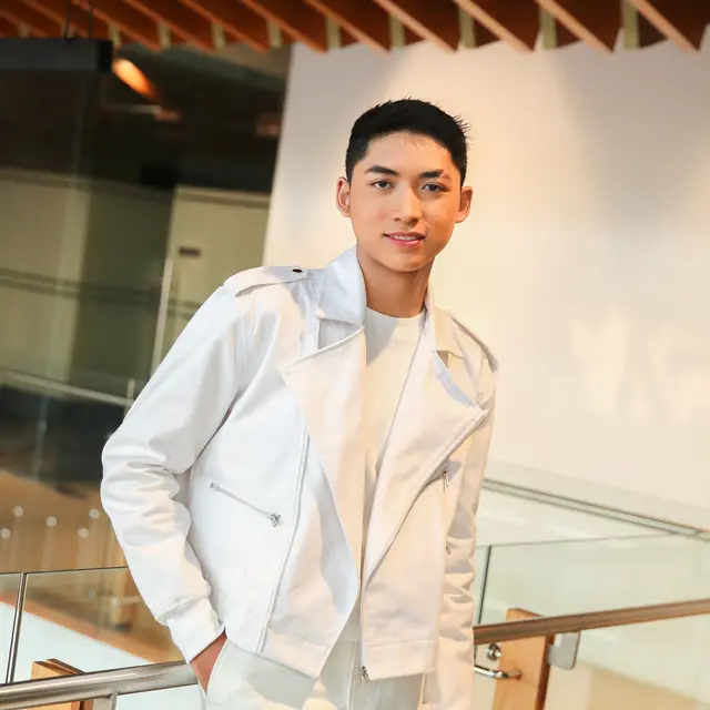 [Fimela] KFC Mencari Bucket