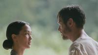 Atiqah Hasiholan berbagi kesan saat adu akting dengan aktor Hollywood asal Inggris, Jonathan Rhys Meyers, di film Rajah karya sineas Michael Haussman. (Foto: Dok. Margate House Films/ 852 Films)
