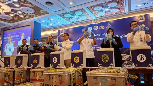 Bank Indonesia (BI) memusnahkan jumlah uang palsu 466.535 lembar yang dikumpulkan sejak 2017 hingga November 2025. (Foto: Liputan6.com/Arief RH)