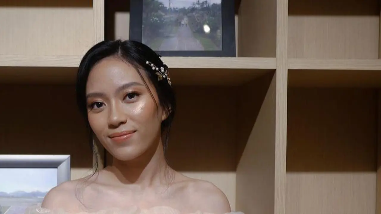 Artis penyanyi Winaya Satasya