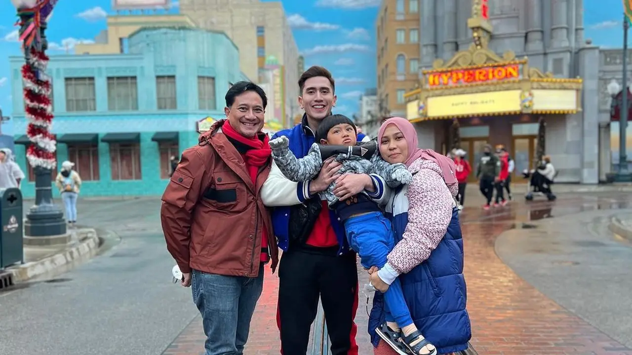 [Fimela] Ivan Fadilla dan Ibu Sambung Verrel Bramasta