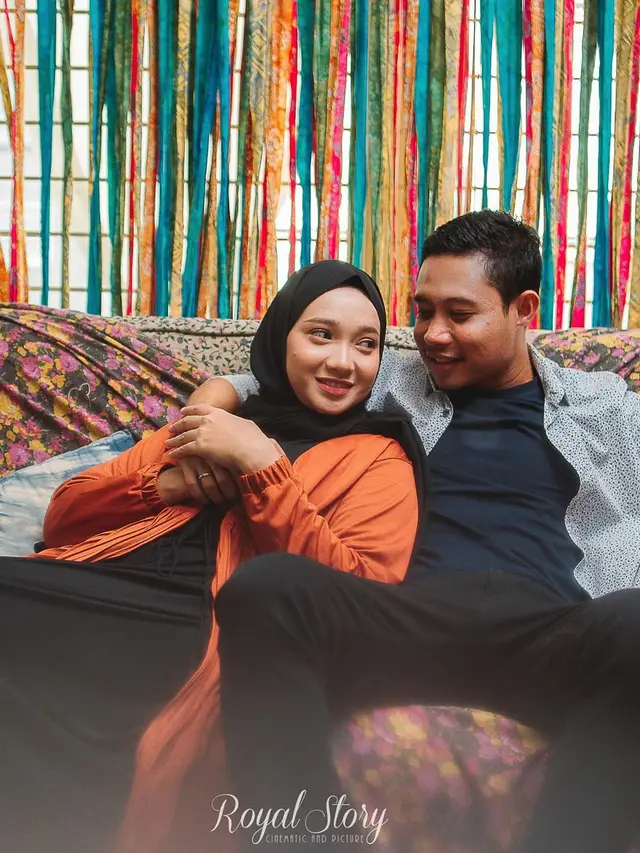 Potret mesra post-wedding Evan Dimas dan Dewi Zahrani