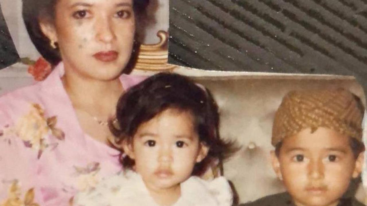 8 Potret Ibunda Raisa yang Cantik Banget, Plek Ketiplek Sama Sang Anak