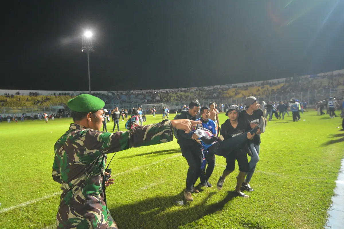 Kericuhan nodai duel Arema FC Vs Persib Bandung