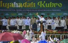Prabowo Beri Hadiah ke Pembaca Al-Qur'an di Acara 1 Abad NU