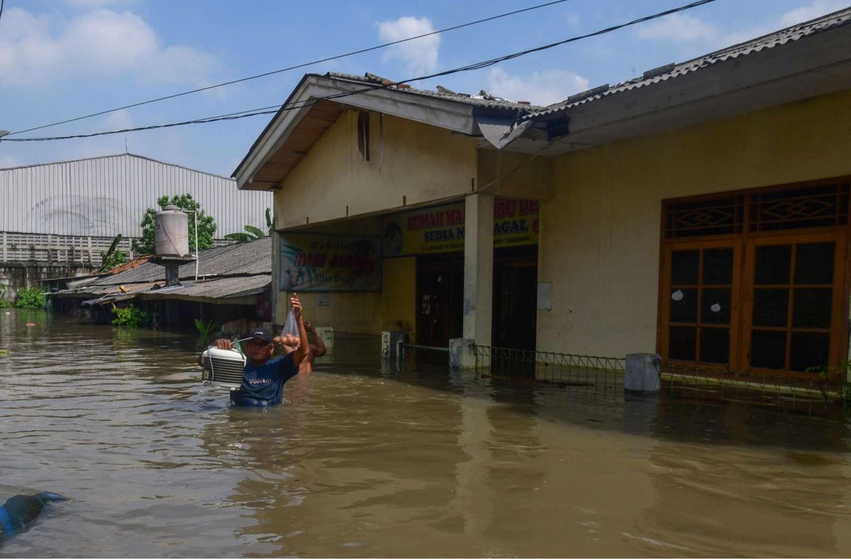 Banjir rendam permukiman di Cipondoh Tangerang