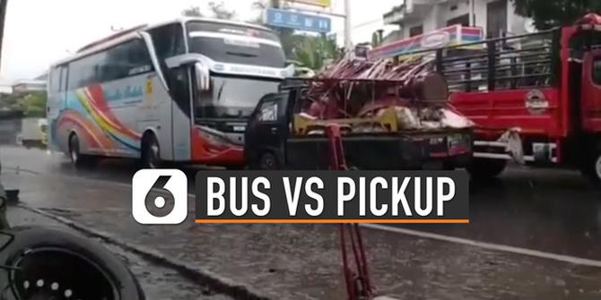 VIDEO: Viral Bus vs Pickup Rebutan Jalan
