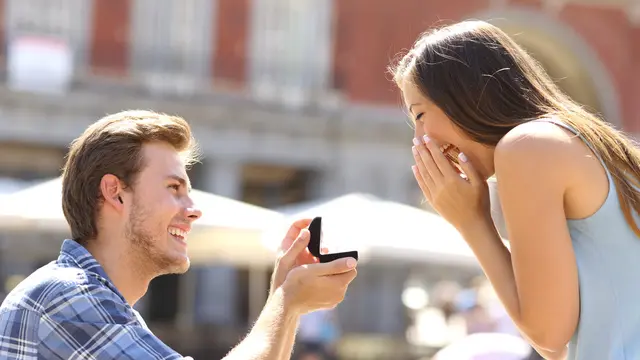 Sering Terjadi, 5 Zodiak Ini Langganan Jadian dengan Sahabat Sendiri