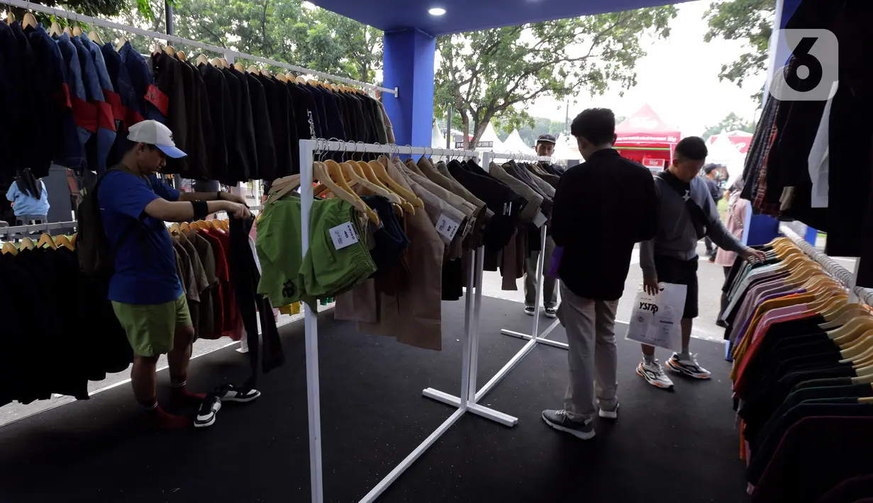 Selain menghadirkan lebih dari 300 brand clothing lokal, JakCloth 2023 juga bakal dimeriahkan oleh konser musik. (Liputan6.com/Johan Tallo)