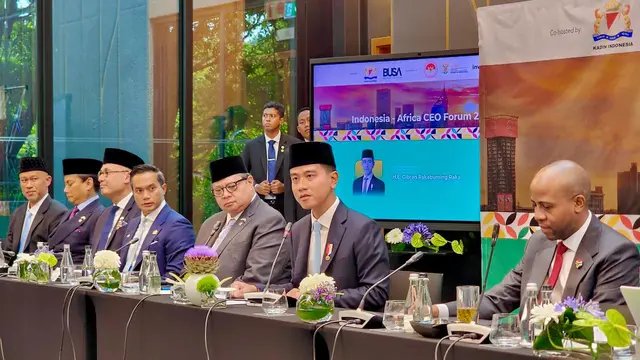 Menko Airlangga mendampingi Wapres Gibran Rakabuming Raka