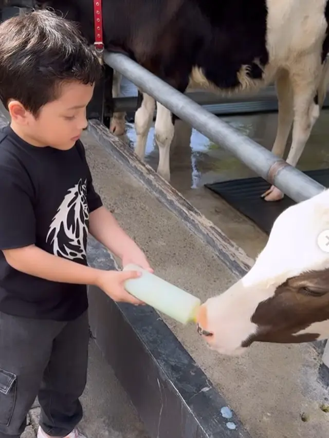 Ussy Sulistiawaty liburan bareng anak (Instagram/ussypratama)