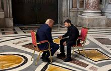 FOTO: Momen Donald Trump dan Presiden Ukraina Bicara Serius Empat Mata di Pemakaman Paus Fransiskus, Ini yang Dibahas!