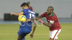 Boaz Solossa menjadi inspirator kebangkitan Timnas Indonesia pada babak kedua saat melawan Thailand di laga perdana Grup A Piala AFF 2016 di Phlippines Sport Stadium, Bocaue, Bucalan, Filipina, Sabtu (19/11/2016). (Bola.com/Nicklas Hanoatubun)