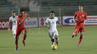 Andik Vermansah saat melawan Singapura di Rizal Memorial Stadium. (Bola.com/Nicklas Hanoatubun)