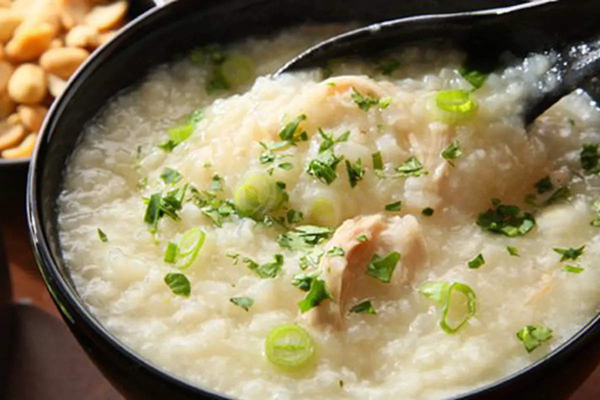 Bubur ayam lezat/copyright: cokingmound