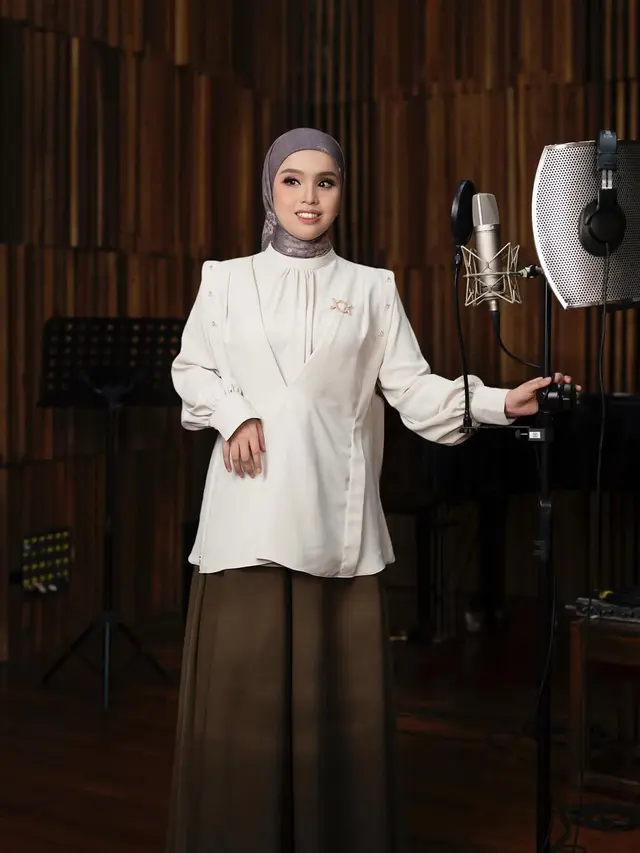 Inspirasi Outfit Putri Ariani di Lagu Berdaya Diri: Kolaborasi dengan Klamby