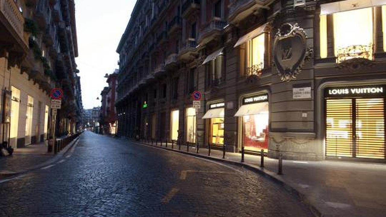 Ketika jalan di pusat kota Italia tampak kosong