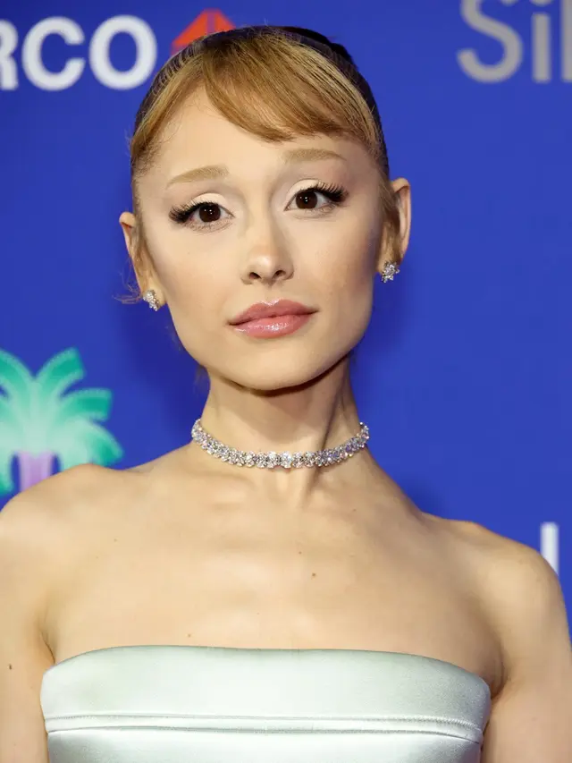 Ariana Grande Bersinar dengan Perhiasan Chopard di Palm Springs International Film Awards 2025