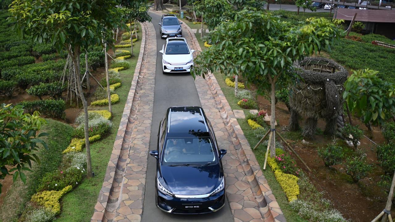 BYD M6: Merasakan Kecanggihan Mobil MPV Listrik Pertama di Indonesia