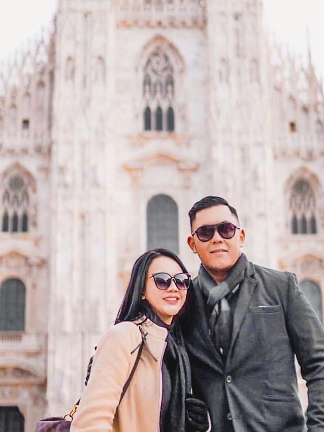 7 Potret Kebersamaan Anggita Sari dan Suami yang Jarang Diekspose