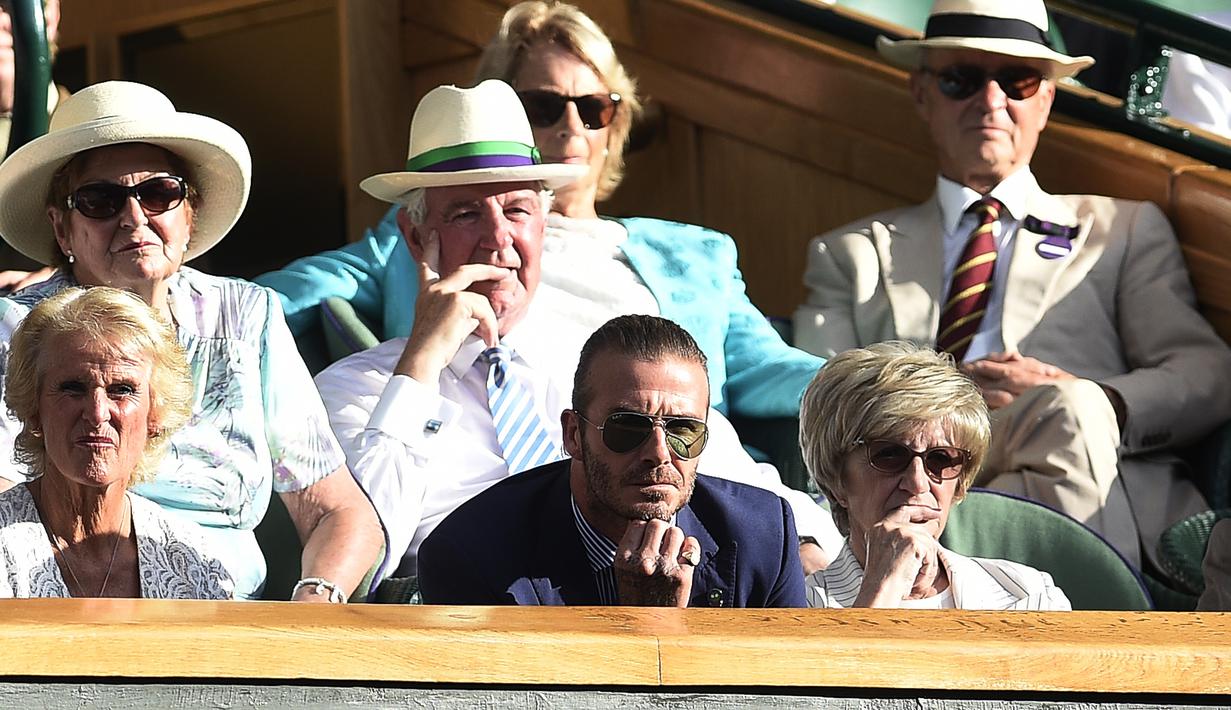 Pertandingan tersebut mempertemukan petenis Britania Raya, Andy Murray, melawan petenis Italia, Fabio Fognini. (EPA/Gerry Penny)