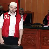 "Yang saya sampaikan pada Ridho adalah bahwa ini adalah suatu momentum yang sangat baik untuk Ridho untuk kembali sadar, taubatan nasuha agar bisa kembali menjadi anak yang baik yang saleh," terangnya. (Deki Prayoga/Bintang.com)